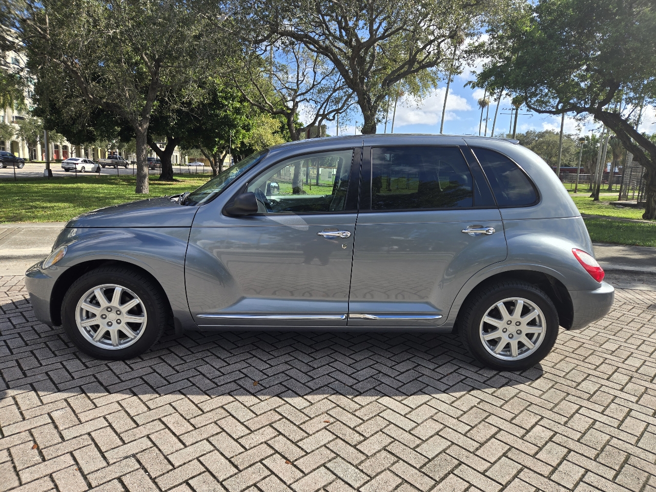 Chrysler PT Cruiser Classic 4dr Wgn 2010