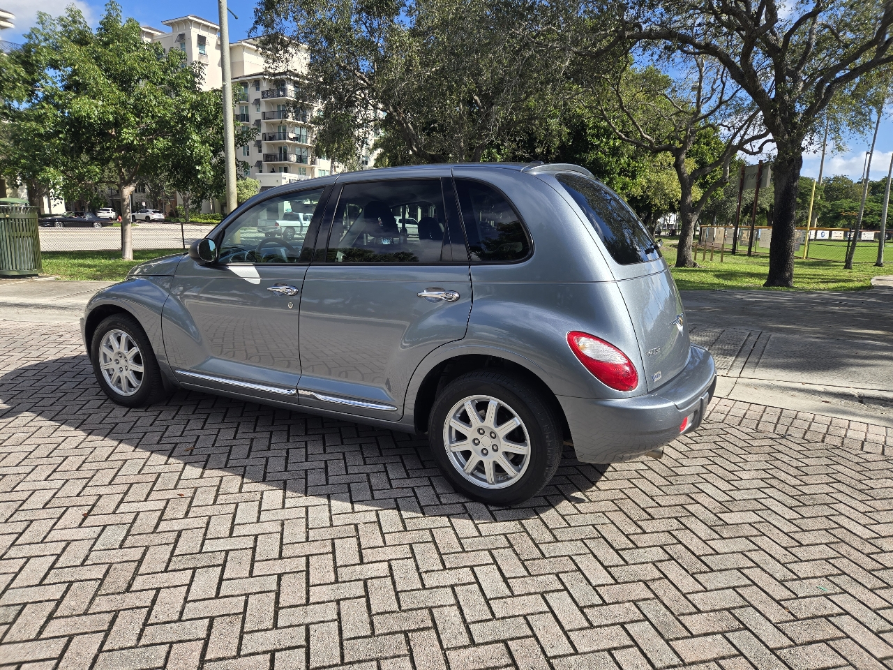 Chrysler PT Cruiser Classic 4dr Wgn 2010