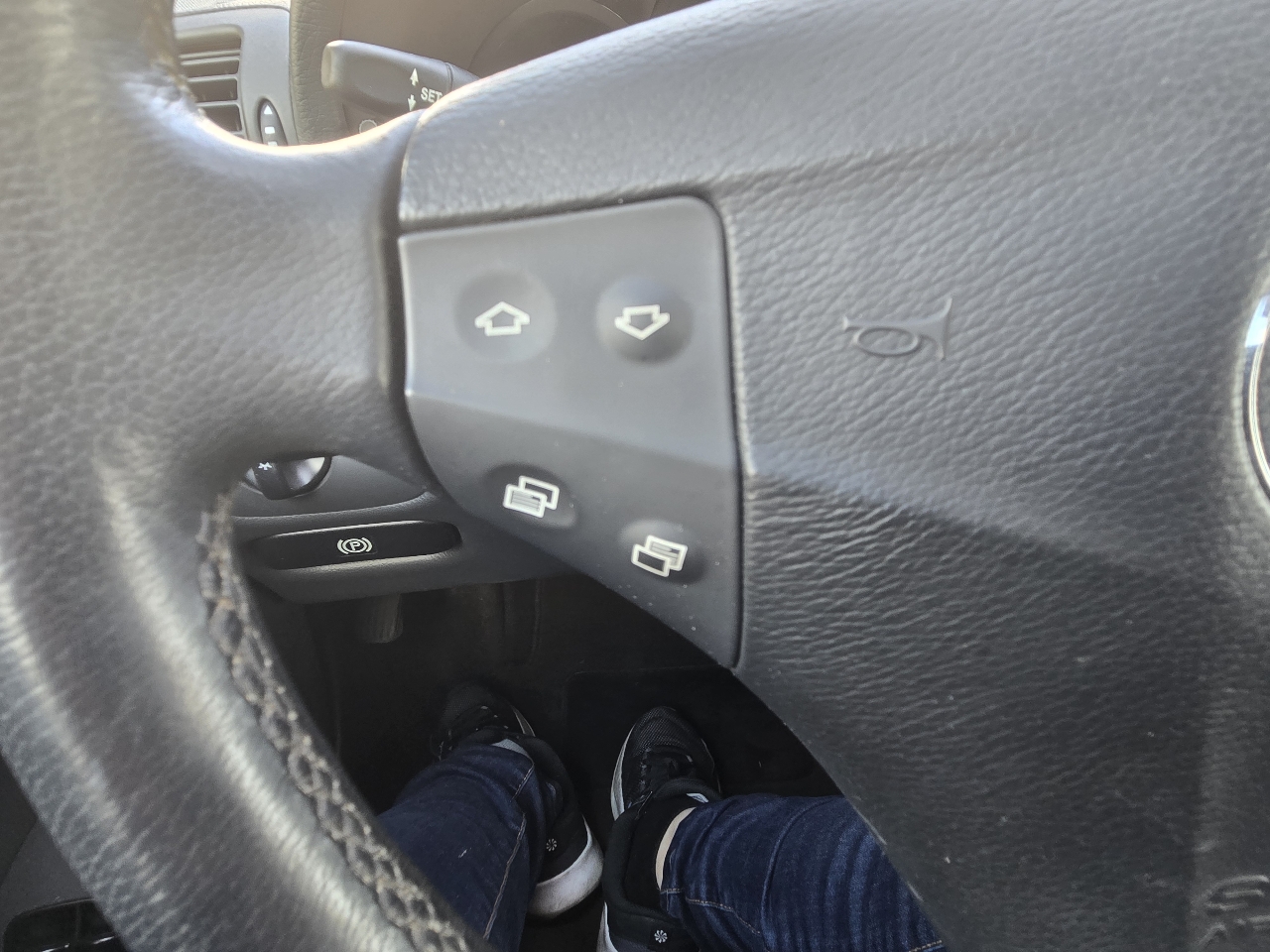 Mercedes-Benz C-Class 2dr Cpe 1.8L 2003