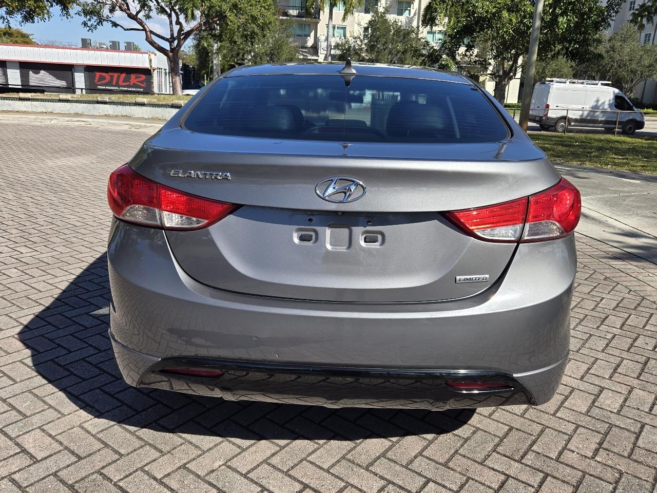 Hyundai Elantra Limited 2013