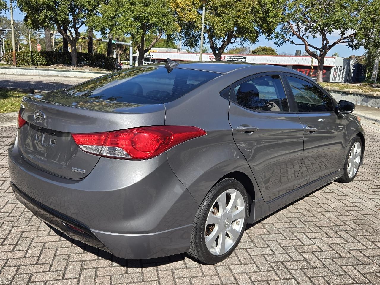 Hyundai Elantra Limited 2013