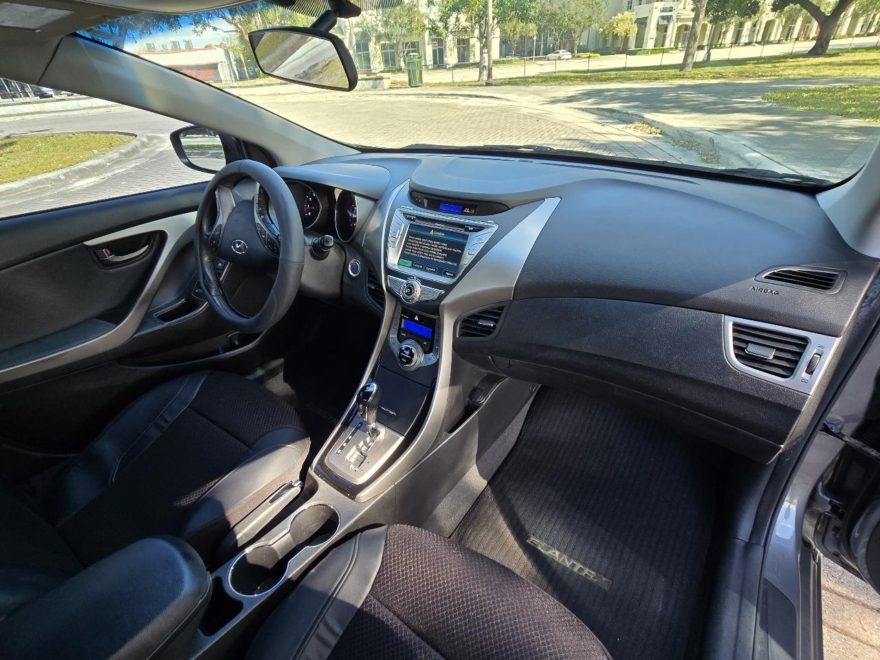 Hyundai Elantra Limited 2013