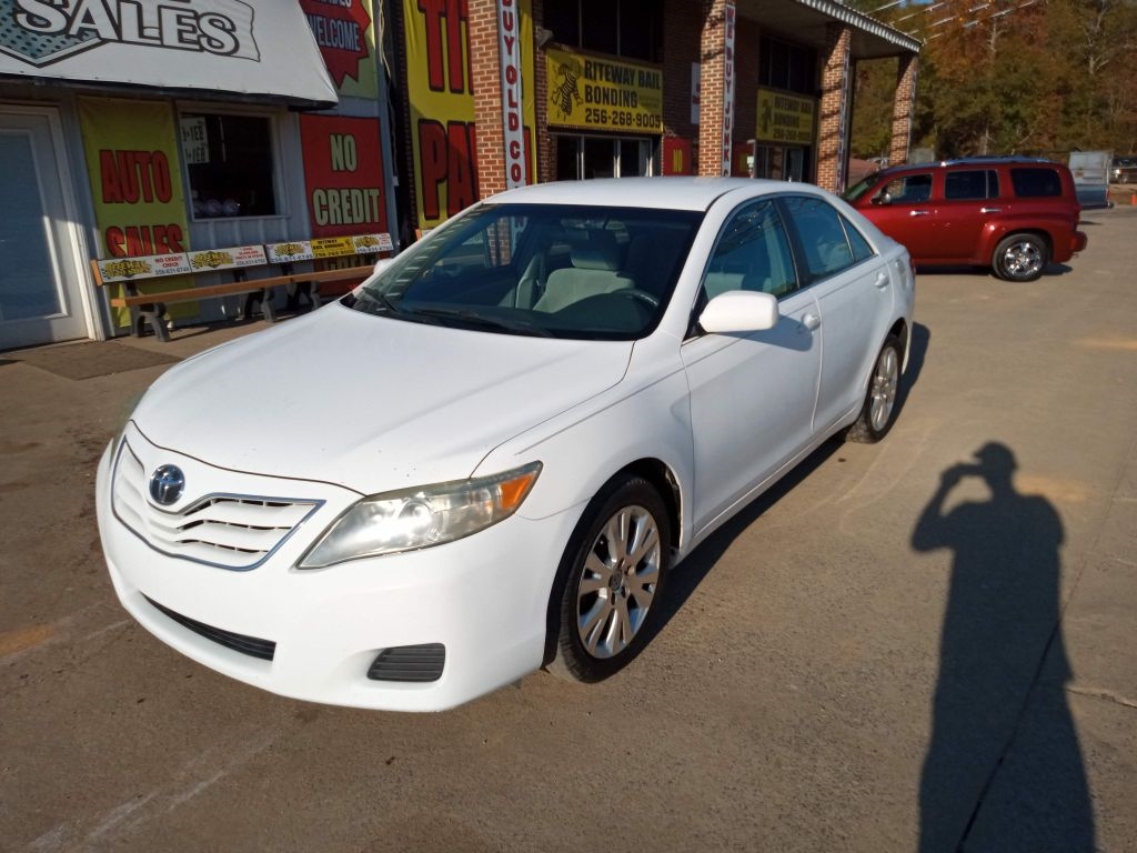 2010 Toyota Camry SE 6-Spd MT
