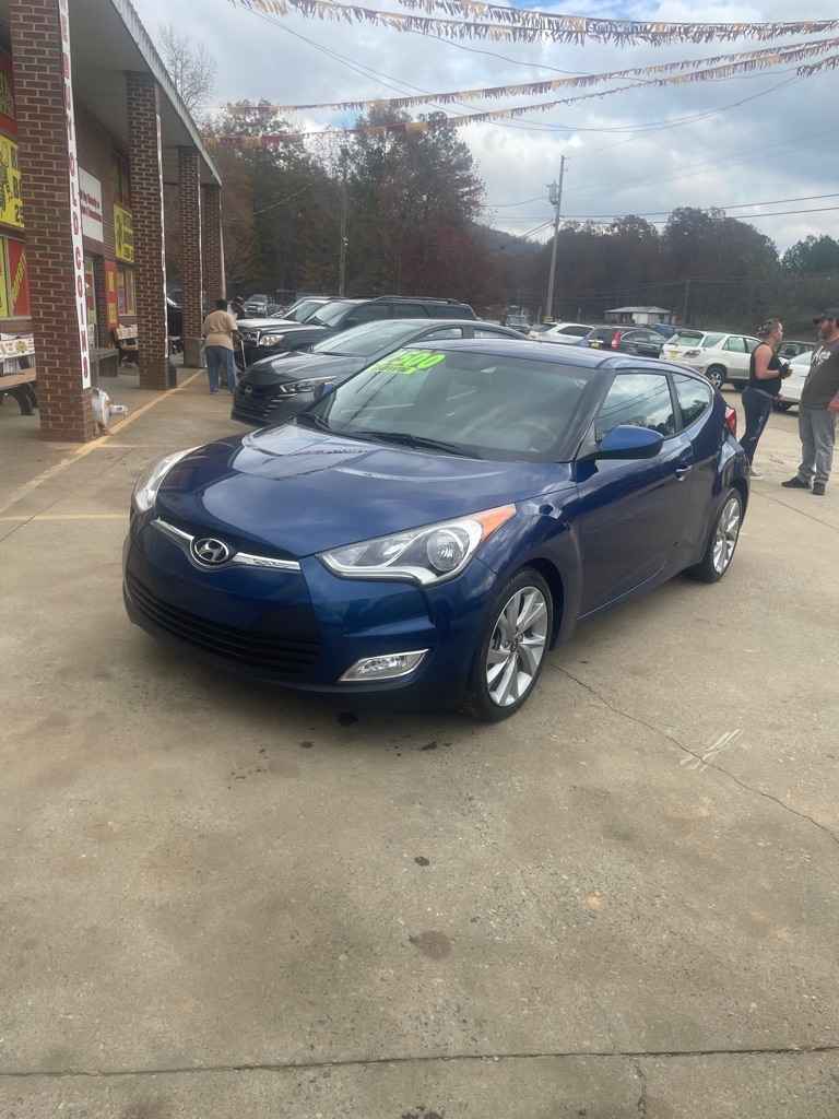 2017 Hyundai Veloster Base 6MT