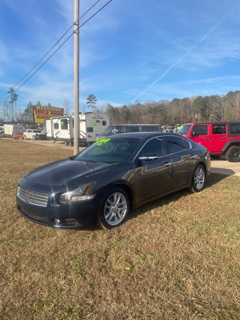 Nissan Maxima S 2010