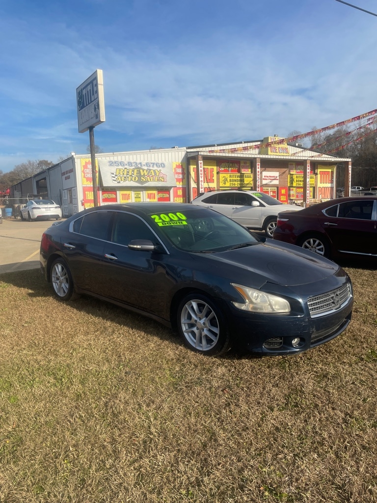 Nissan Maxima S 2010