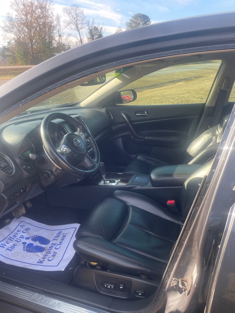 Nissan Maxima S 2010