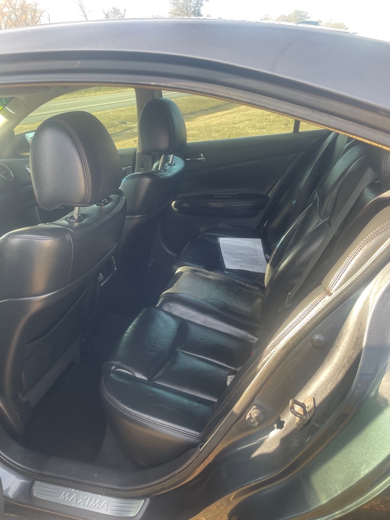 Nissan Maxima S 2010