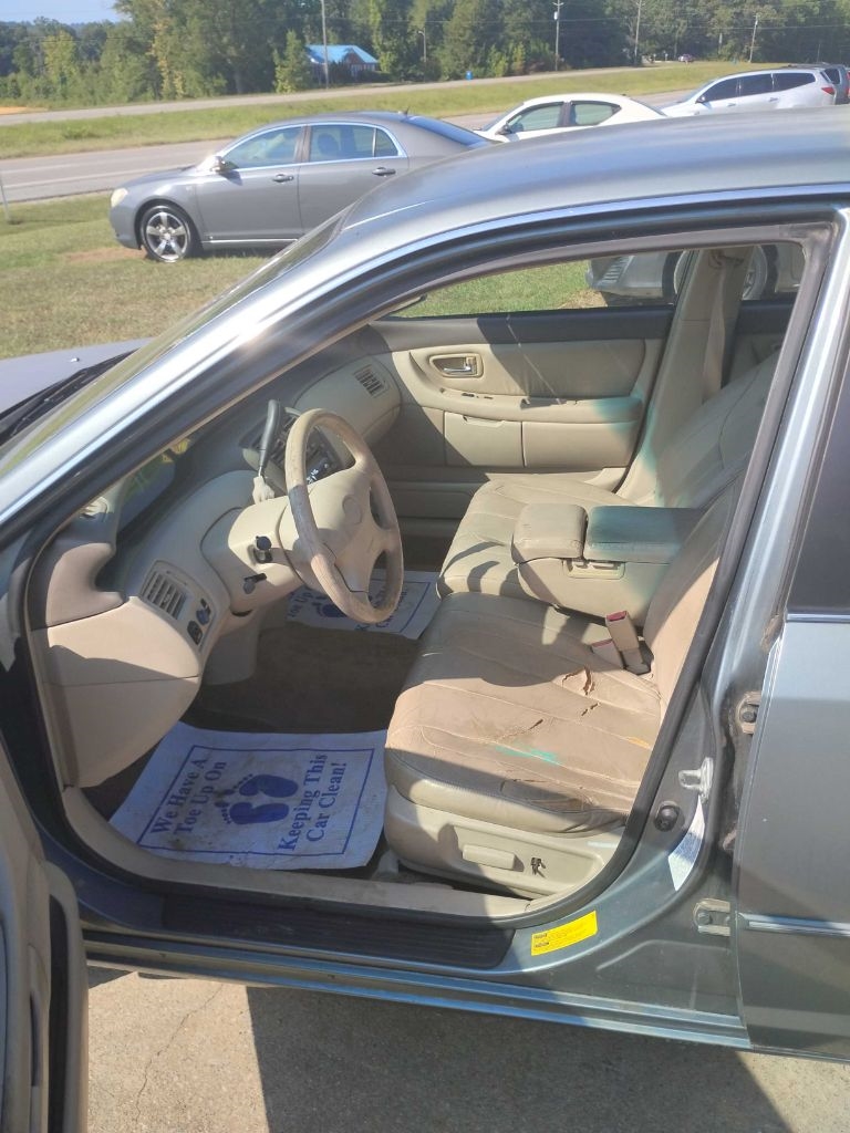 Toyota Avalon XL 2000