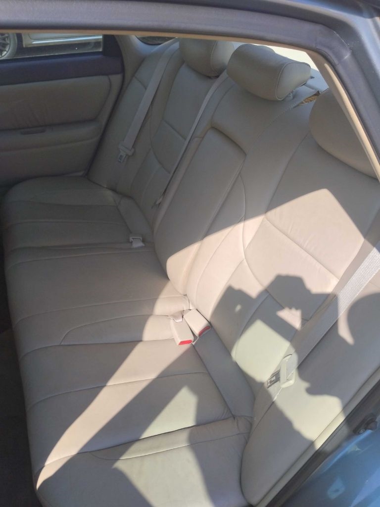 Toyota Avalon XL 2000