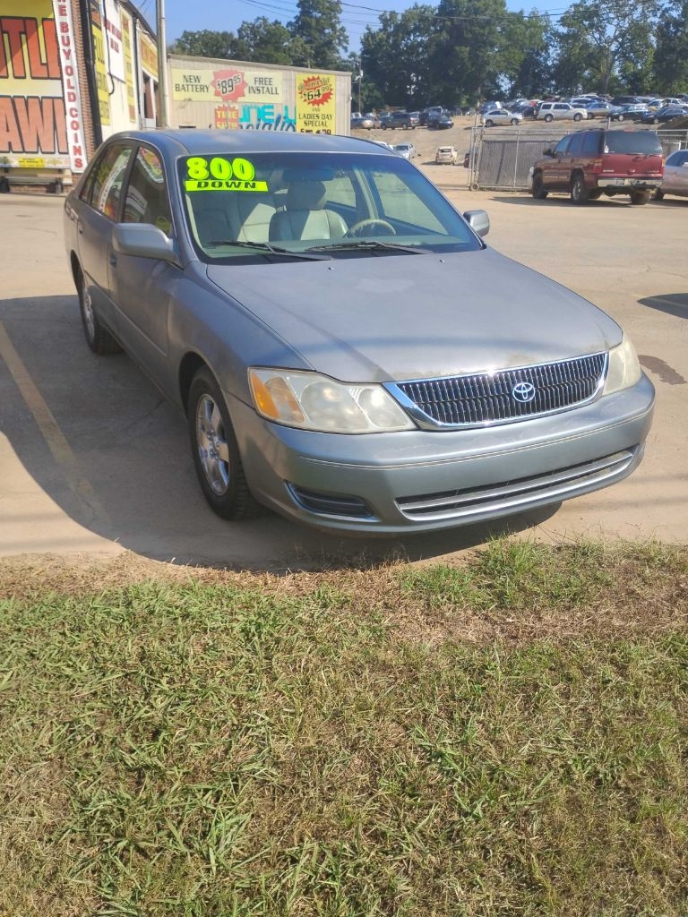 Toyota Avalon XL 2000