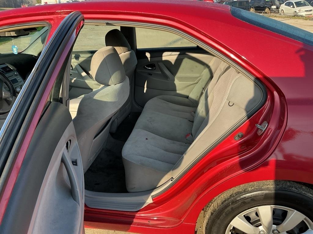 Toyota Camry Base 6-Spd AT 2011