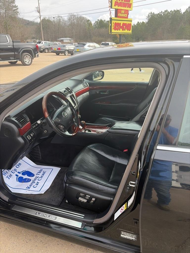 Lexus LS 460 Luxury Sedan 2008