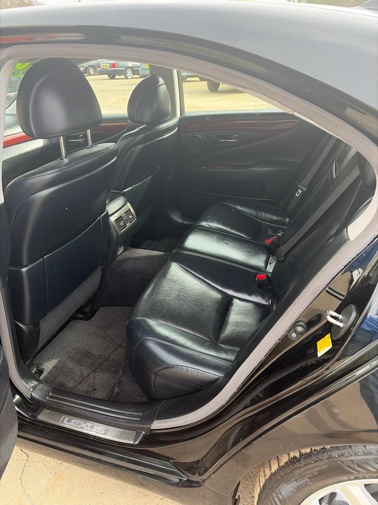 Lexus LS 460 Luxury Sedan 2008