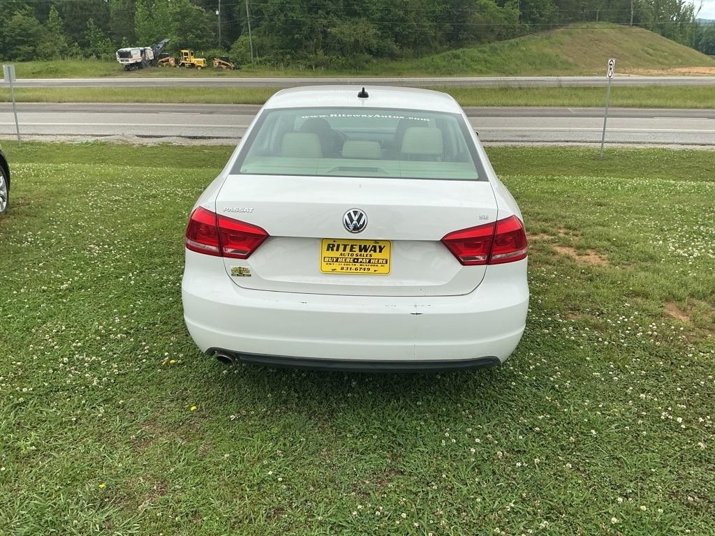 Volkswagen Passat 2.5L SE AT 2013