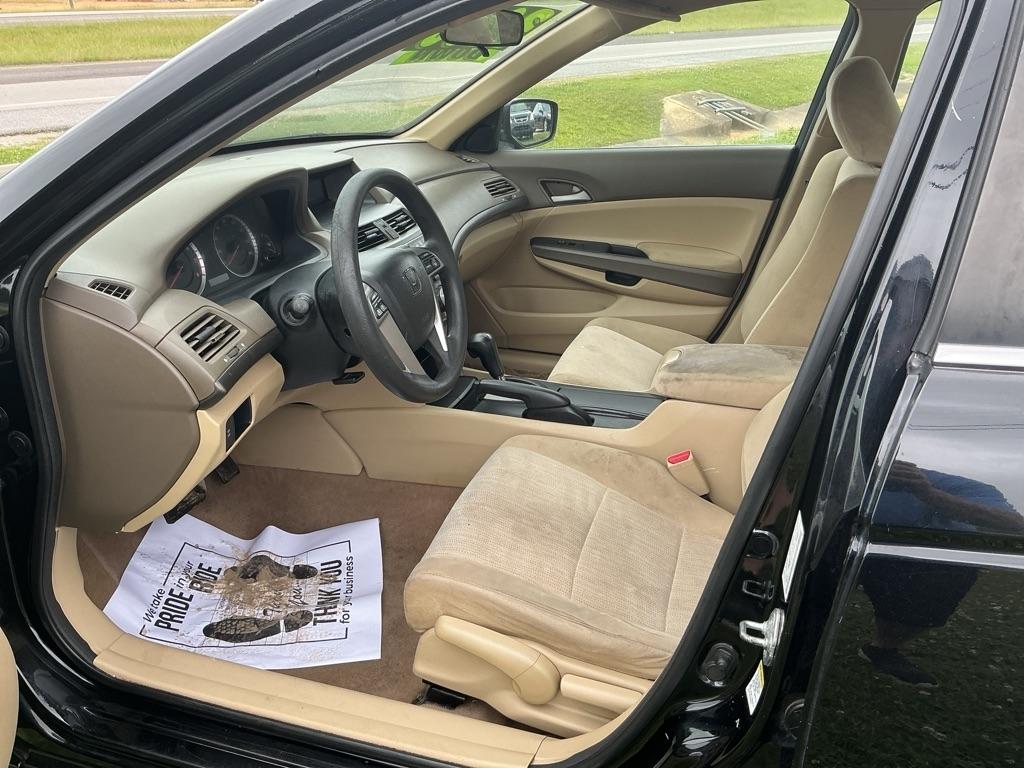Honda Accord LX sedan AT 2010
