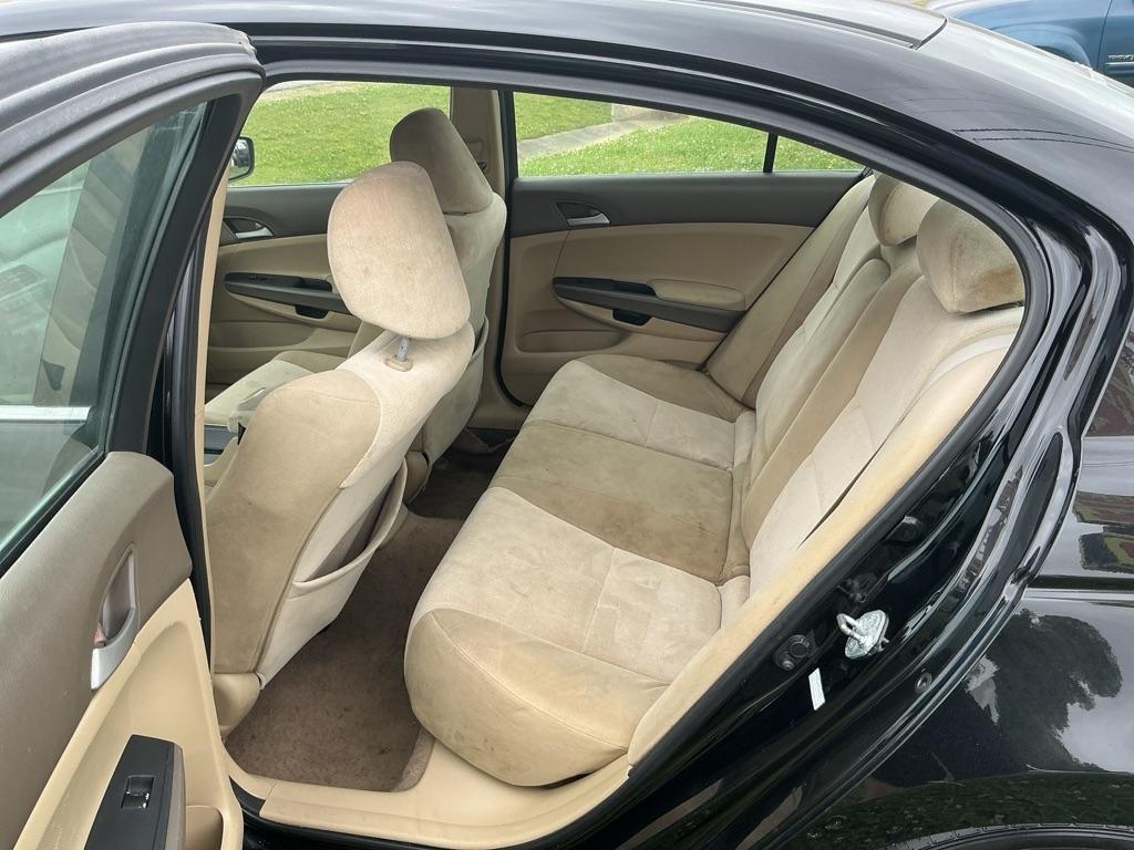Honda Accord LX sedan AT 2010
