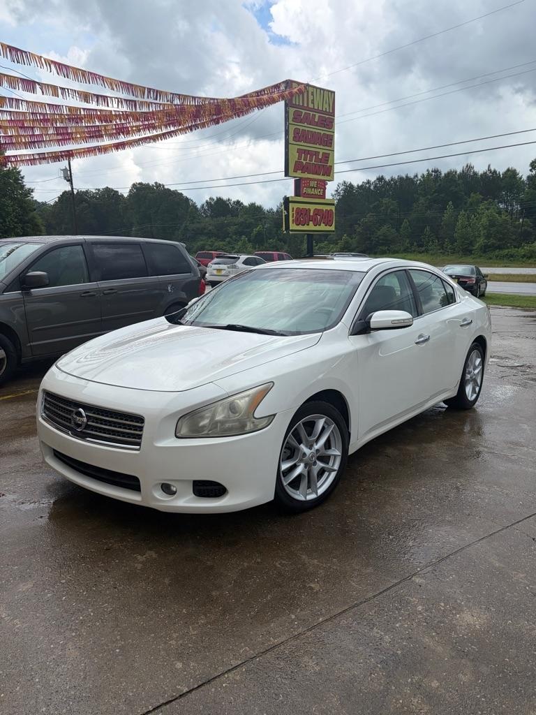 Nissan Maxima S 2011