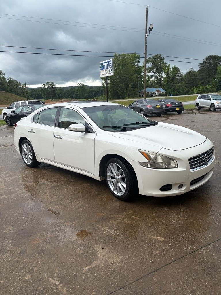 Nissan Maxima S 2011