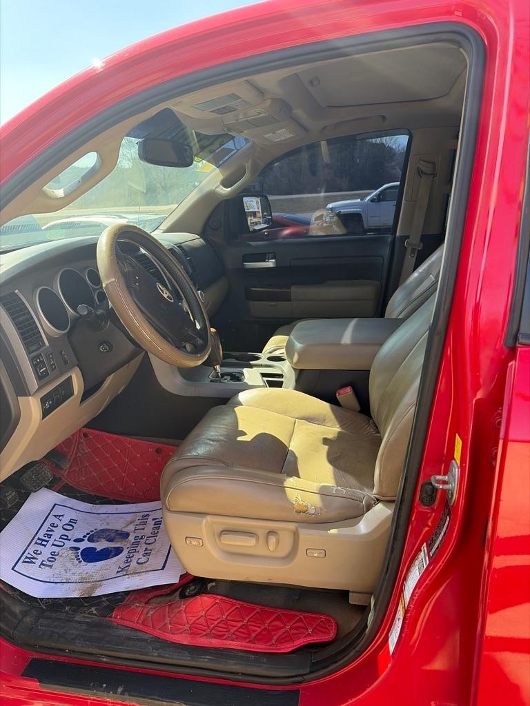 Toyota Tundra Limited 5.7L CrewMax 4WD 2011