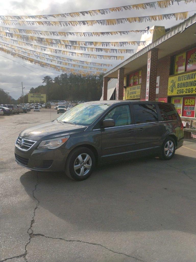 Volkswagen Routan SEL w/Nav CARB 2010