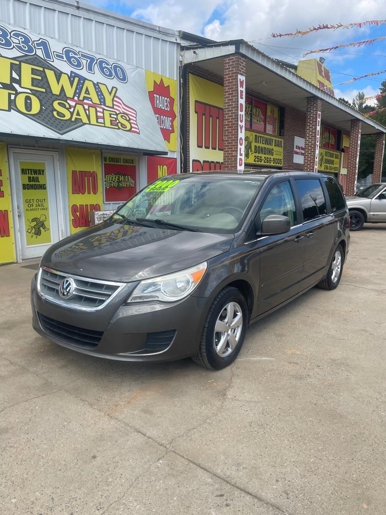 Volkswagen Routan SEL w/Nav CARB 2010