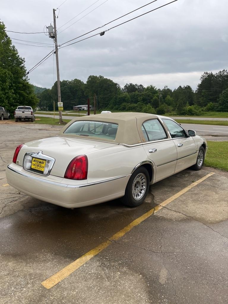 Lincoln Town Car Cartier 2002