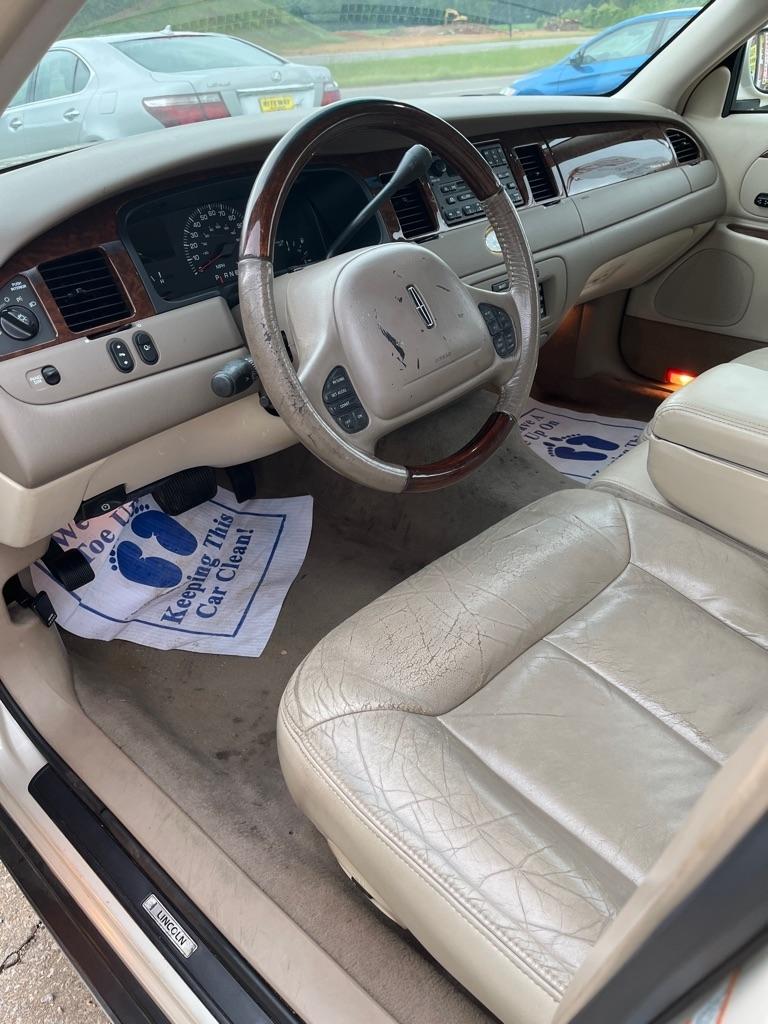 Lincoln Town Car Cartier 2002