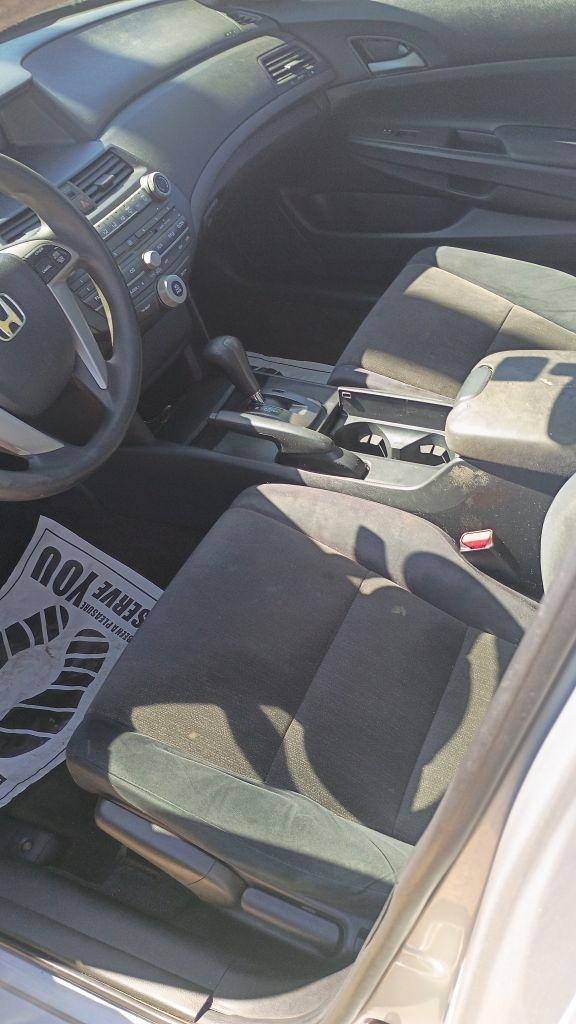 Honda Accord LX sedan AT 2010