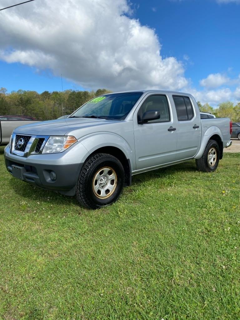 Nissan Frontier S Crew Cab 4WD 2011