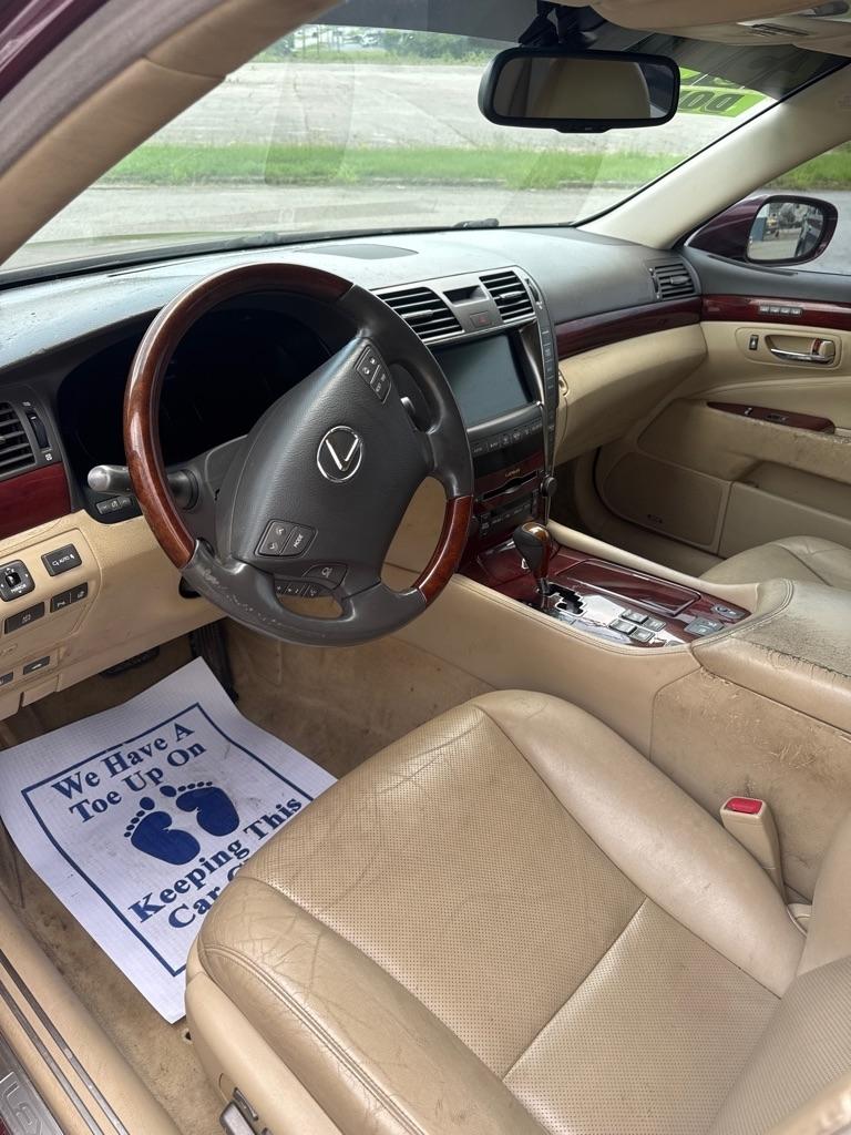 Lexus LS 460 Luxury Sedan AWD 2009