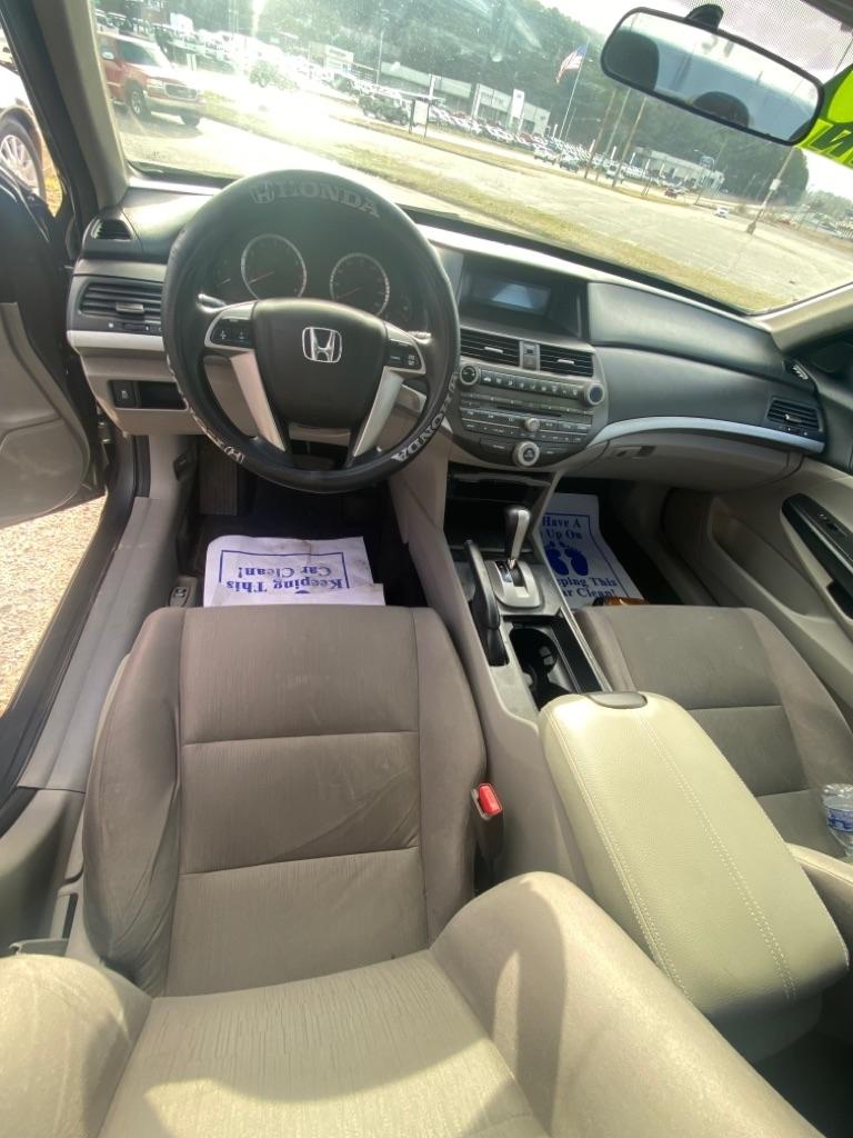 Honda Accord LX sedan AT 2012