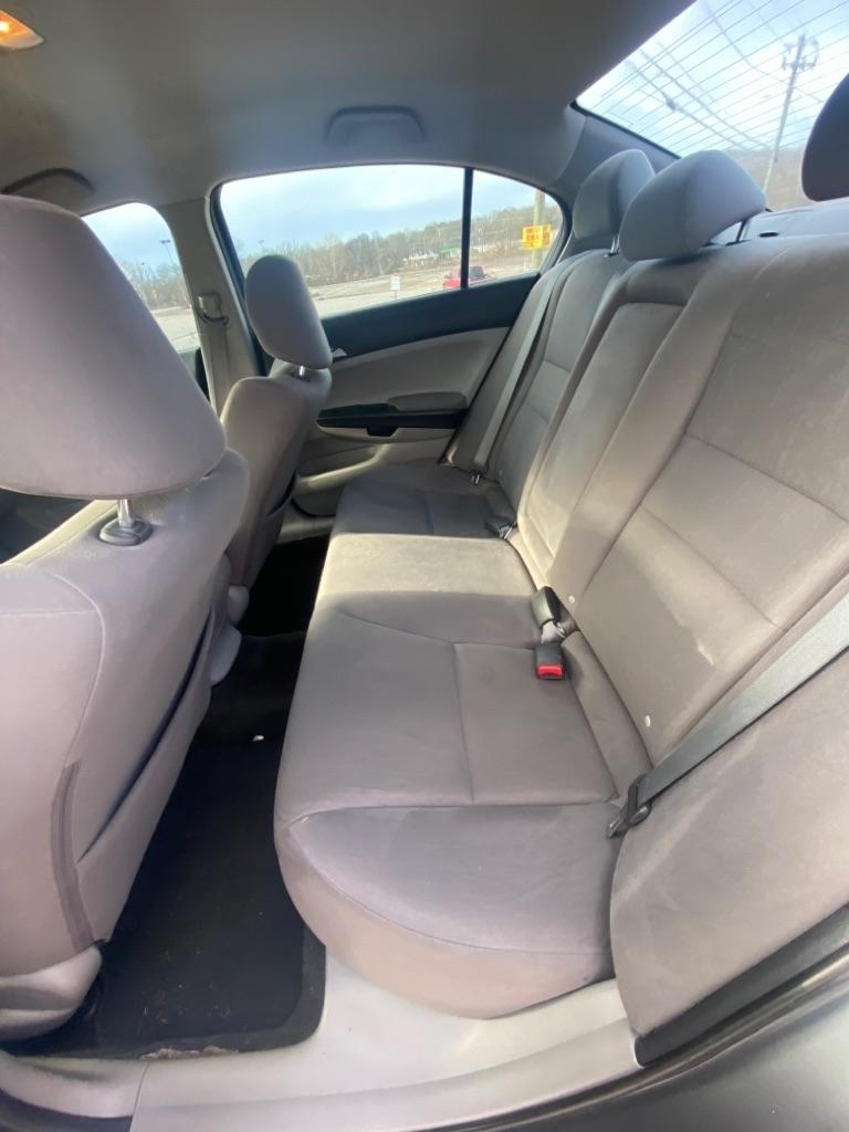 Honda Accord LX sedan AT 2012