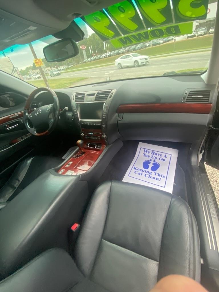 Lexus LS 460 Luxury Sedan 2007