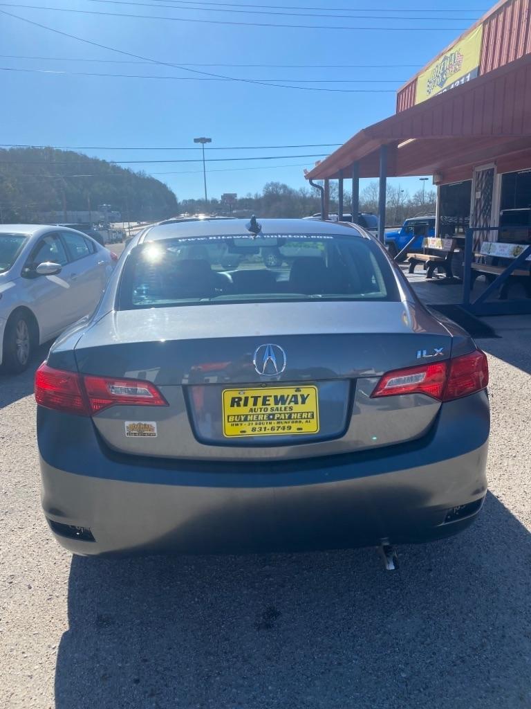 Acura ILX 5-Spd AT 2014