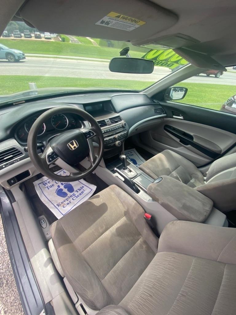 Honda Accord LX sedan AT 2012