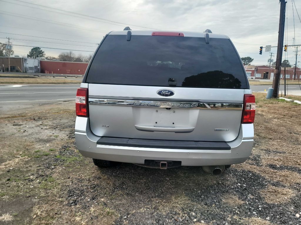 Ford Expedition XLT 4WD 2015