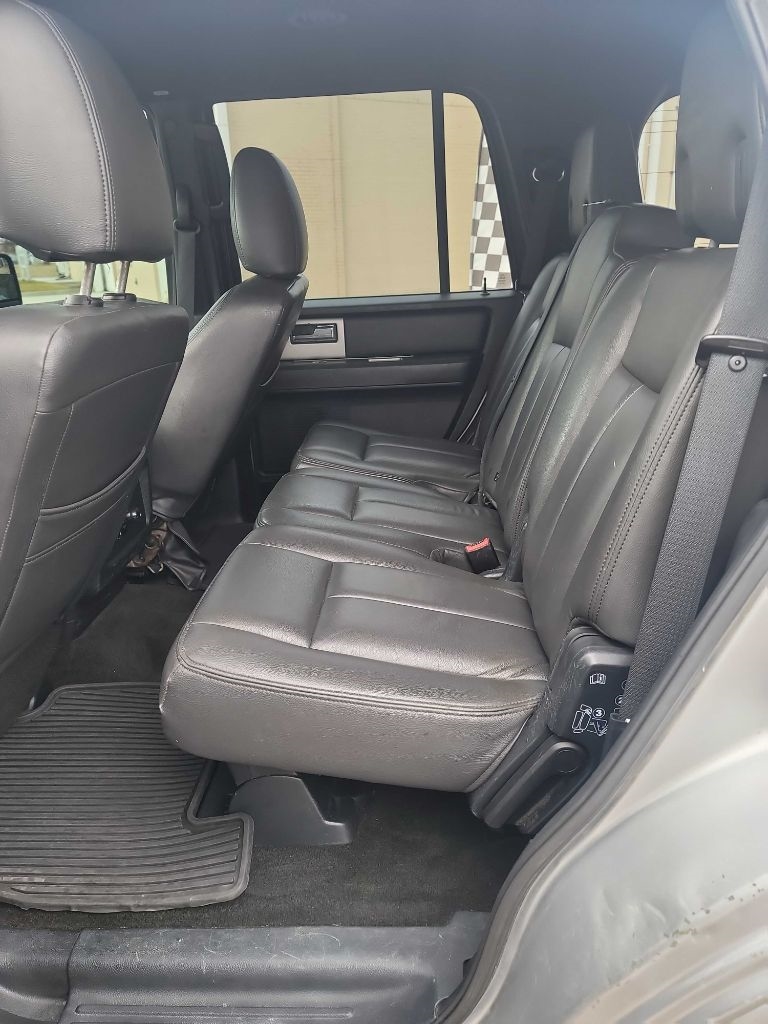 Ford Expedition XLT 4WD 2015