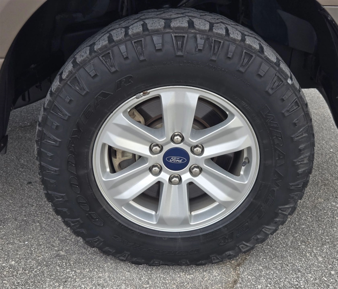 Ford F-150 XLT SuperCab 6.5-ft. Bed 4WD 2019 Ford F-150 XLT SuperCab 6.5-ft. Bed 4WD 2019