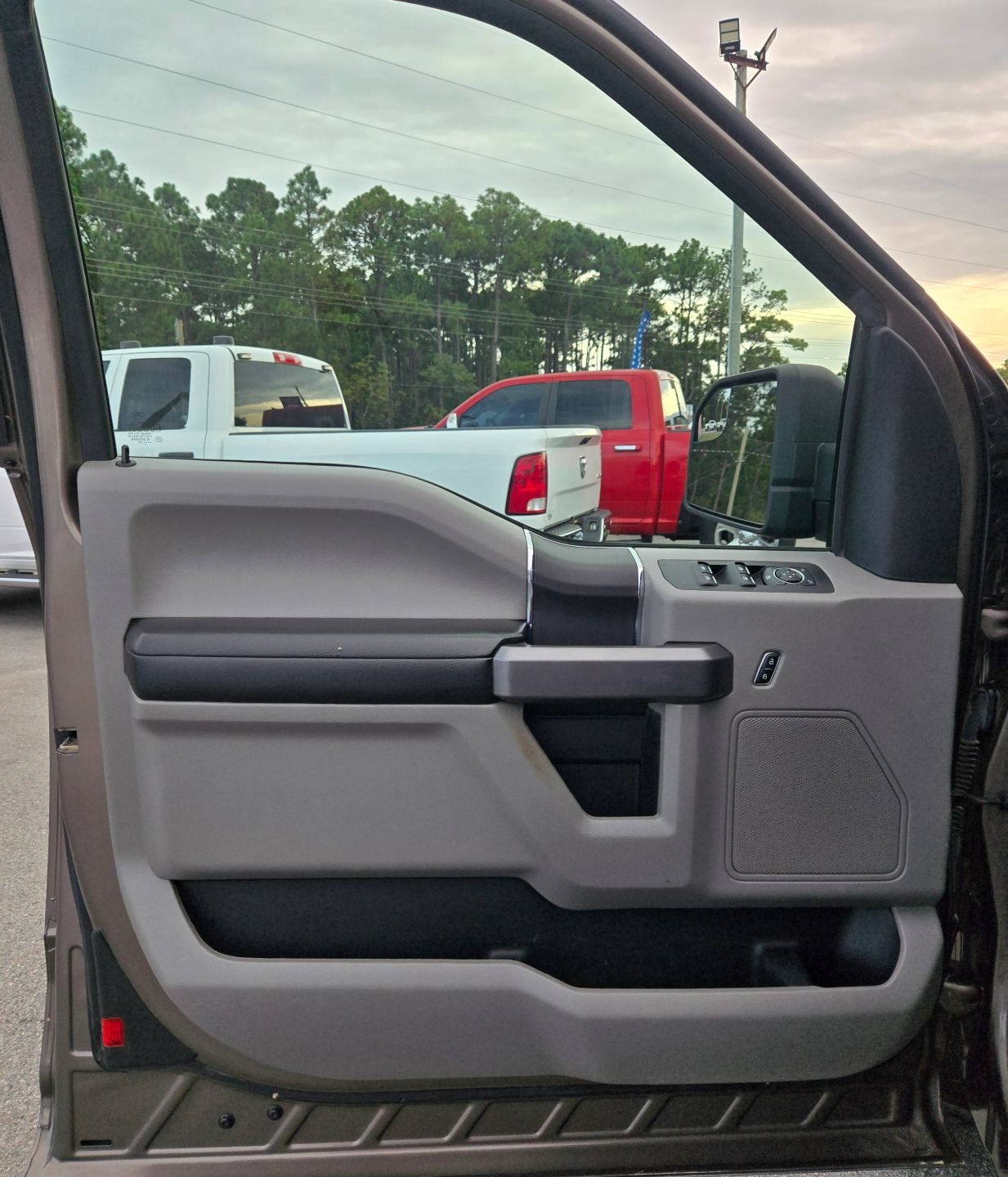 Ford F-150 XLT SuperCab 6.5-ft. Bed 4WD 2019 Ford F-150 XLT SuperCab 6.5-ft. Bed 4WD 2019