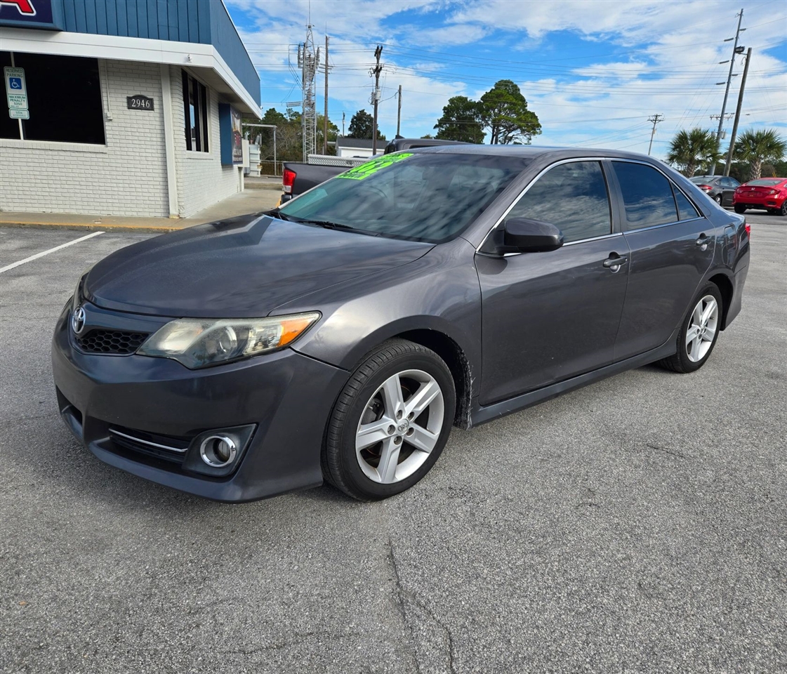 2014 Toyota Camry SE