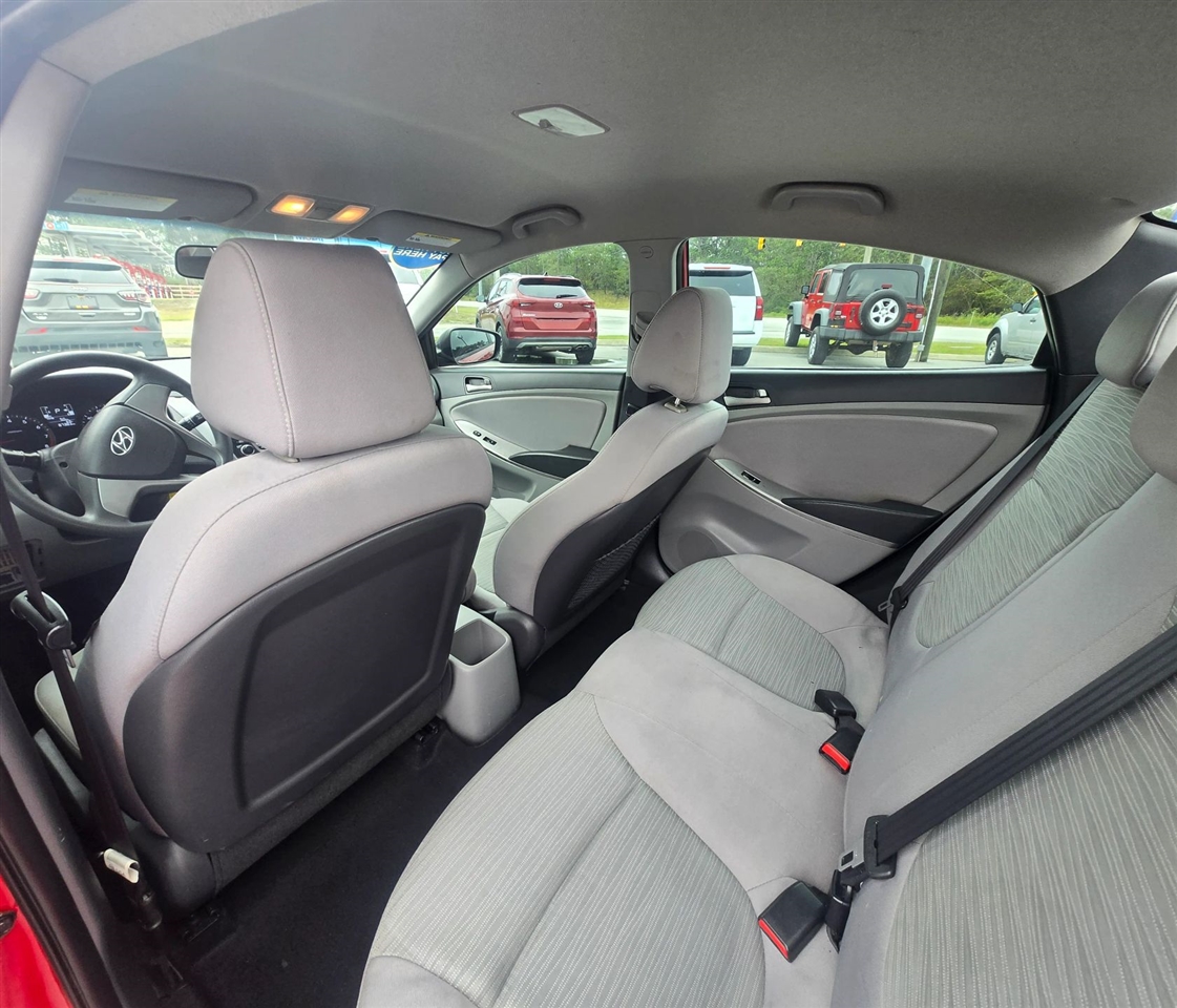 Hyundai Accent SE 4-Door 6A 2017 Hyundai Accent SE 4-Door 6A 2017