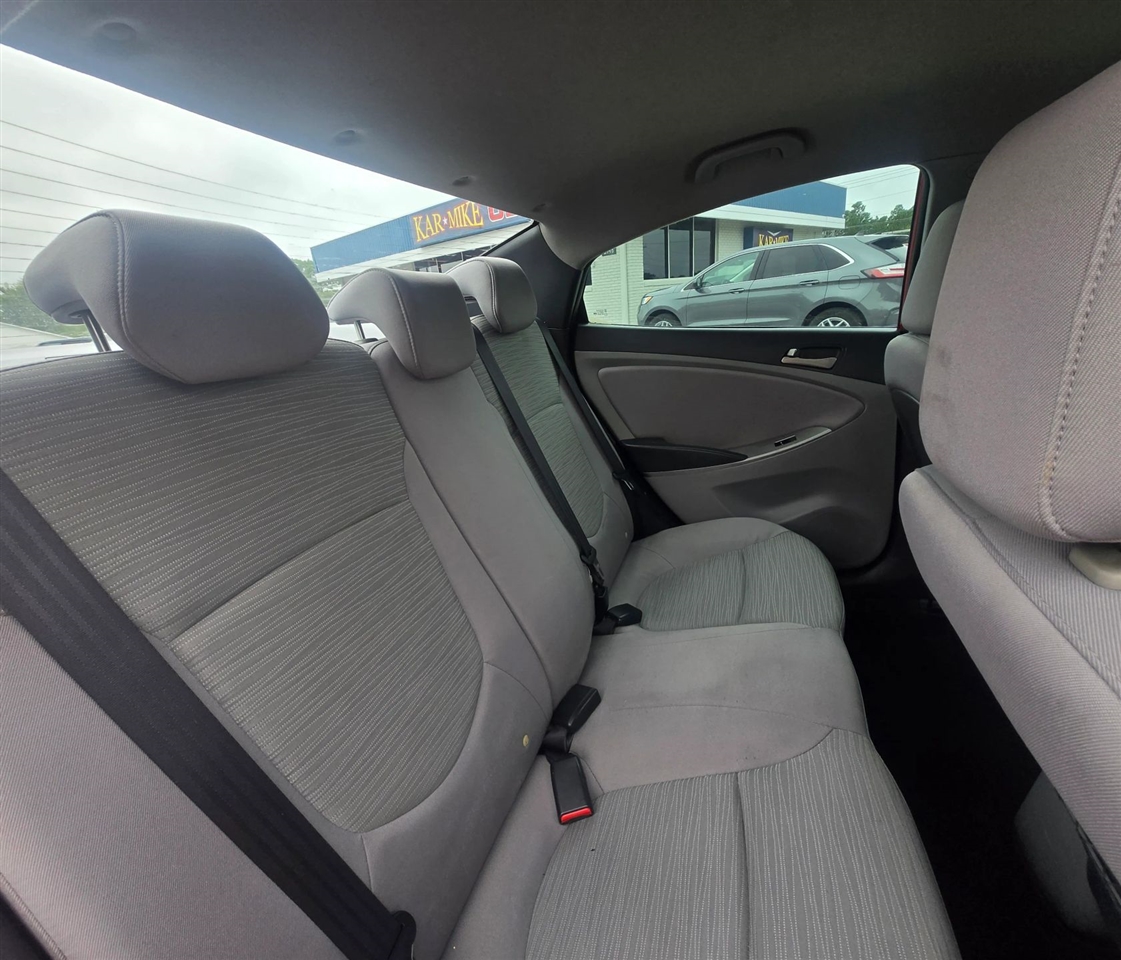 Hyundai Accent SE 4-Door 6A 2017 Hyundai Accent SE 4-Door 6A 2017