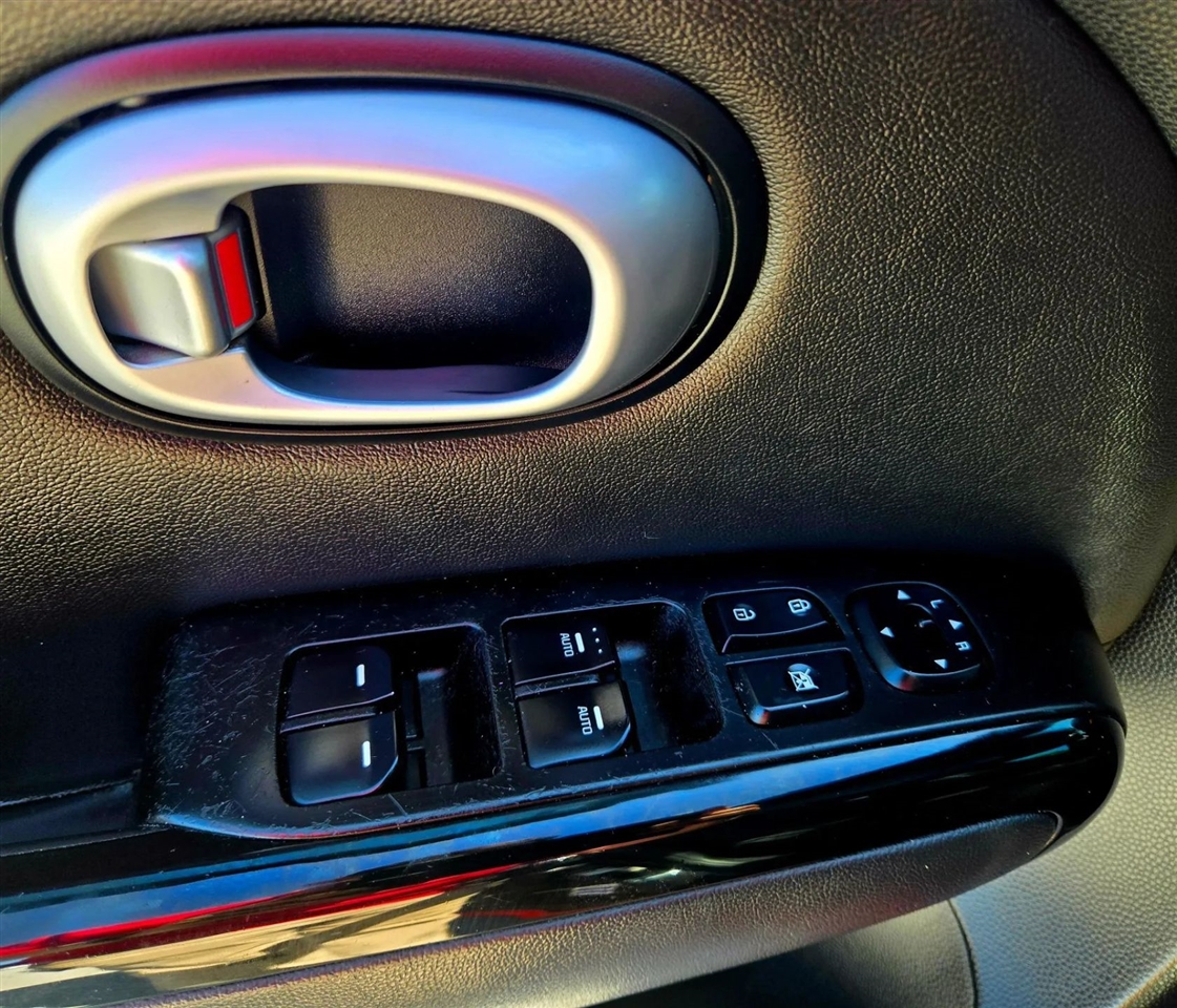 Kia Soul + 2015 Kia Soul + 2015