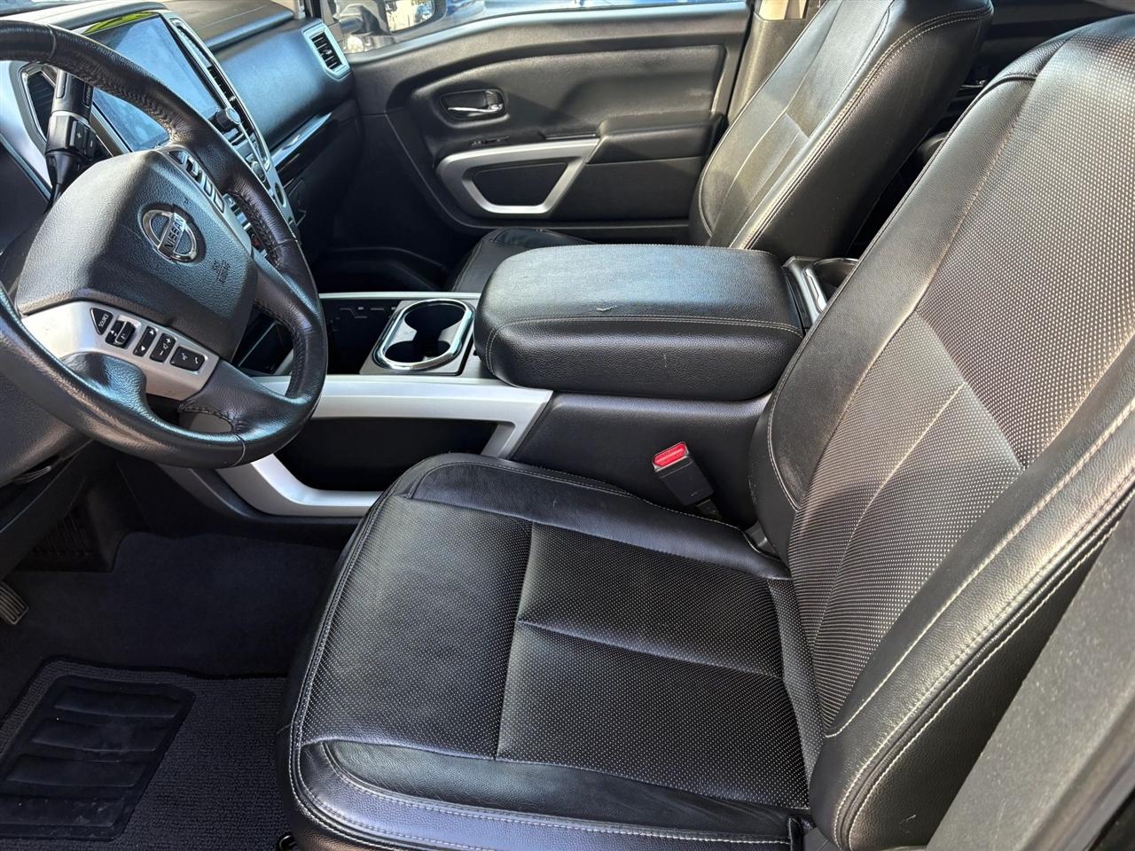 Nissan Titan SV Crew Cab 4WD 2021