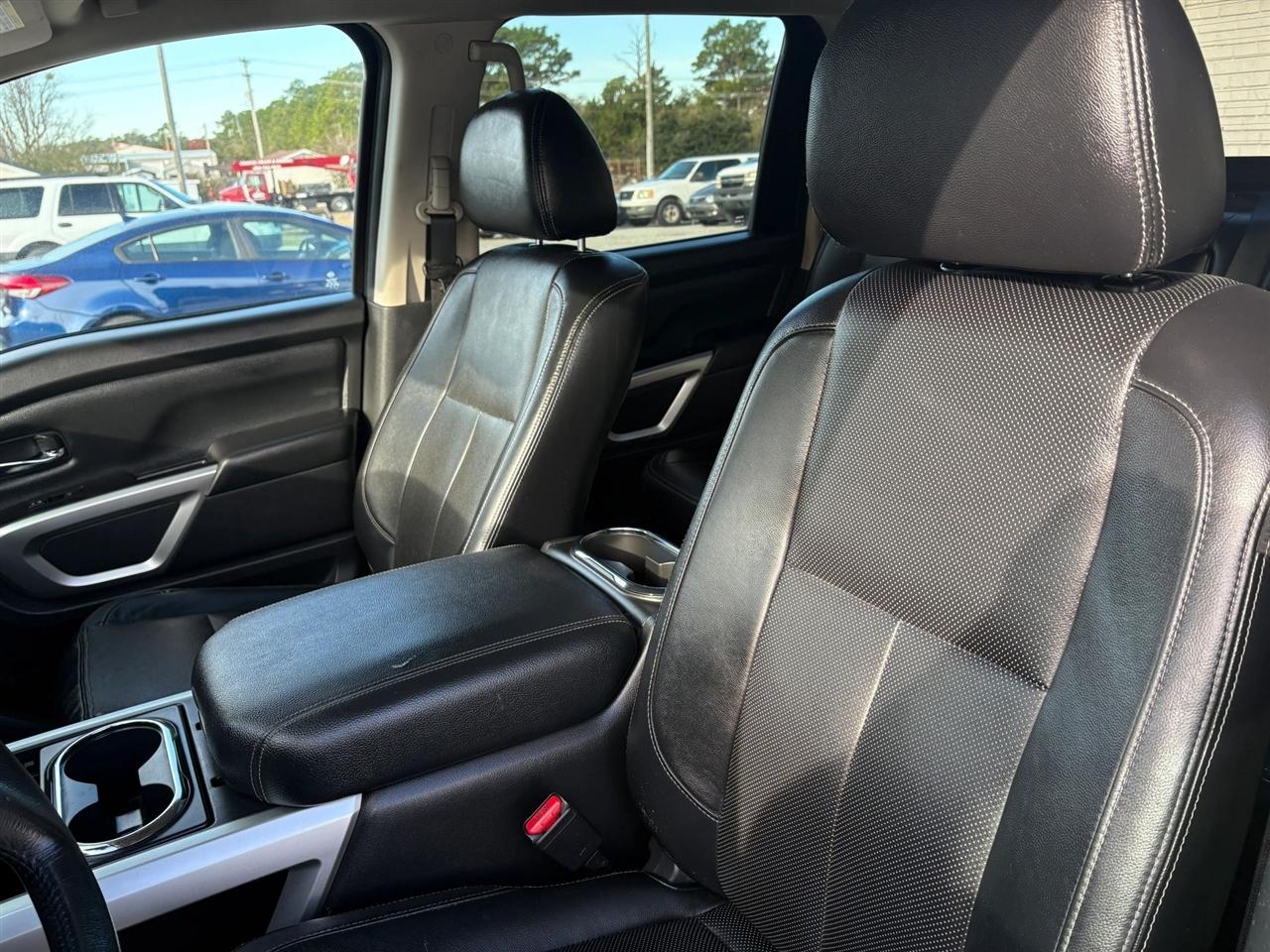 Nissan Titan SV Crew Cab 4WD 2021