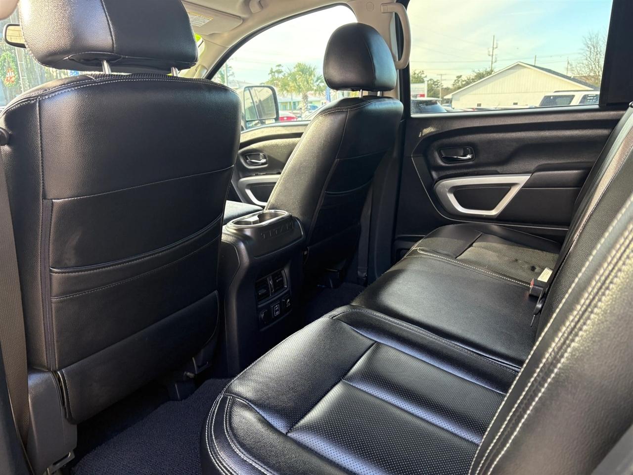 Nissan Titan SV Crew Cab 4WD 2021