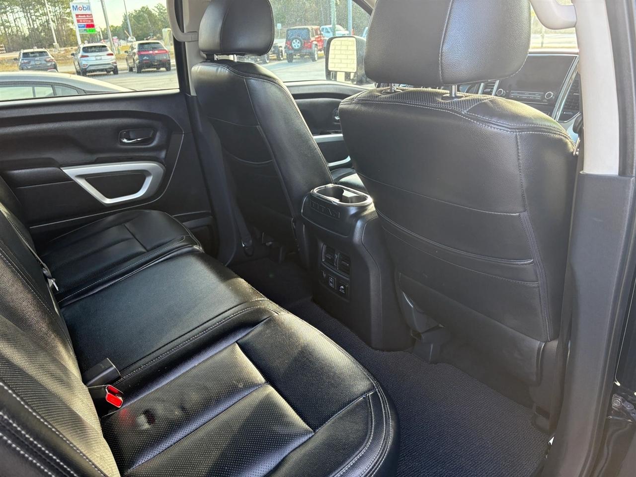 Nissan Titan SV Crew Cab 4WD 2021