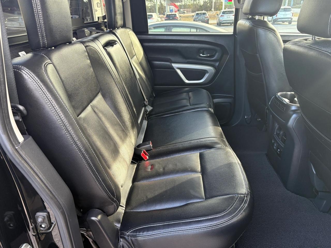 Nissan Titan SV Crew Cab 4WD 2021