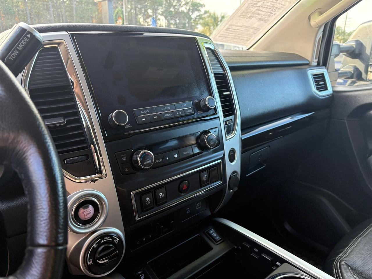 Nissan Titan SV Crew Cab 4WD 2021